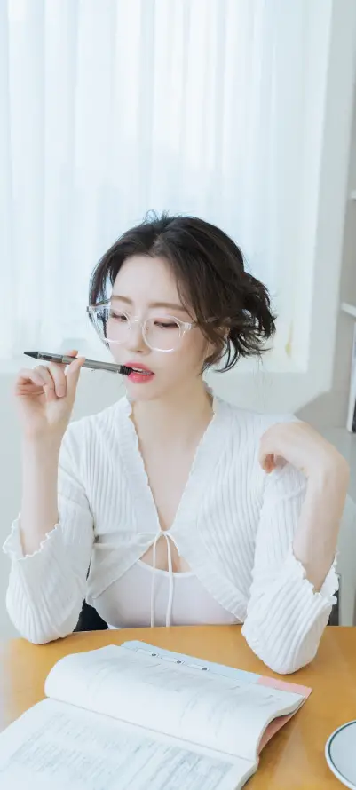 人妻无码不卡中文字幕在线视频：久久久久久久精品免费看与亚洲国产精品一区二区精选
